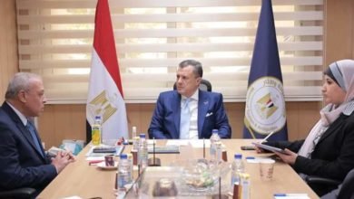 عيسى يعقد اجتماعاً مع رئيس هيئة تنمية الصعيد