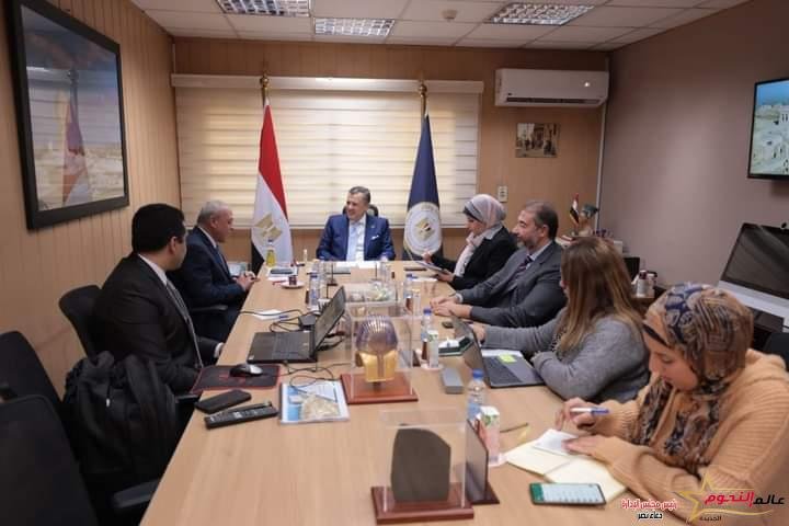 عيسى يعقد اجتماعاً مع رئيس هيئة تنمية الصعيد