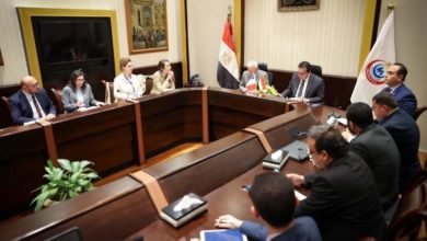 وزير الصحة يستقبل سفير فرنسا لدى مصر لمناقشة التعاون في القطاع الصحي