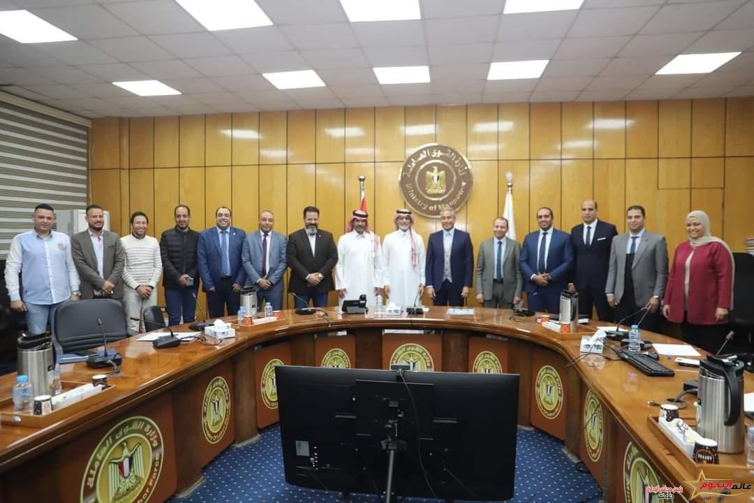 وزير القوى العاملة يلتقي القنصل السعودي وممثلي شركات إلحاق العمالة 1 وزير القوى العاملة يلتقي القنصل السعودي وممثلي شركات إلحاق العمالة