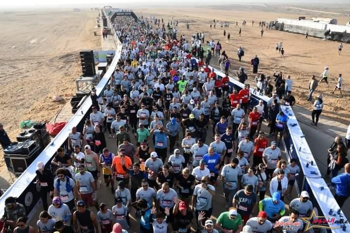 وزير الرياضة يطلق إشارة البدء لماراثون الأهرامات 4 وزير الرياضة يطلق إشارة البدء لماراثون الأهرامات