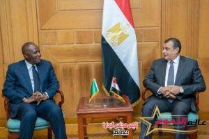 "وزير الدولة للإنتاج الحربى" يبحث مع "وزير العلوم والتكنولوجيا الزامبي" سبل التعاون المشترك