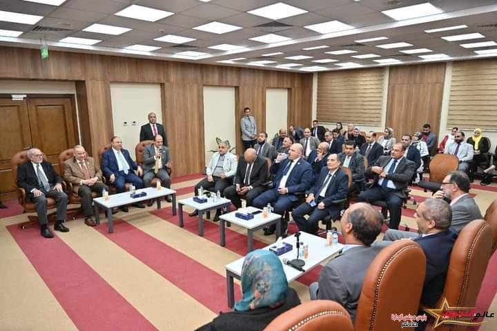 عصام يستقبل رئيس و أعضاء لجنة الصحة بمجلس الشيوخ بمشاركة رئيس الهيئة القومية لسلامة الغذاء