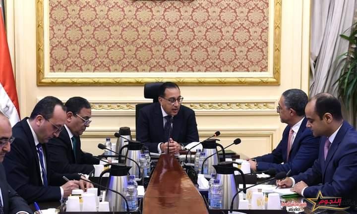 رئيس الوزراء يلتقي الرئيس التنفيذي للهيئة العامة للاستثمار والمناطق الحرة 2 رئيس الوزراء يلتقي الرئيس التنفيذي للهيئة العامة للاستثمار والمناطق الحرة