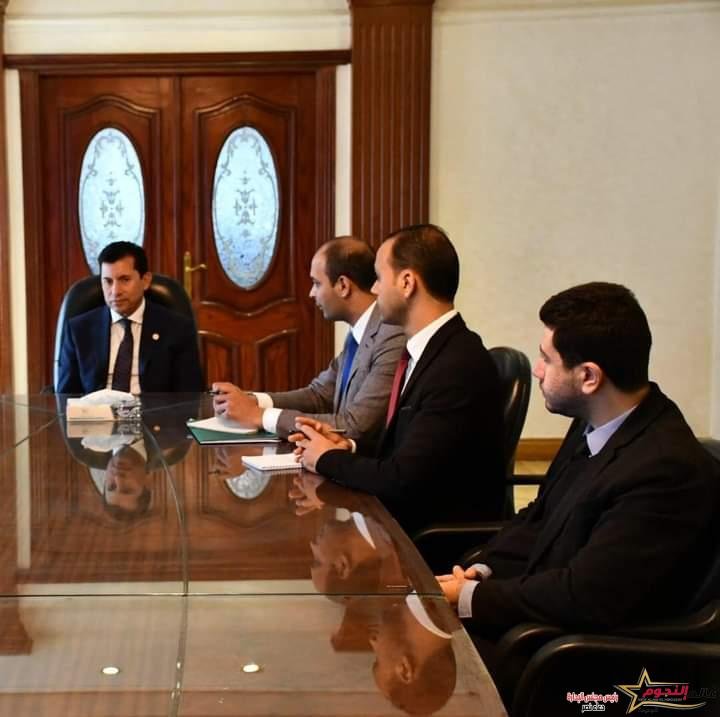 د. أشرف صبحي يوجه بإنشاء مركز معلومات للاعبي كرة القدم أبناء الجاليات المصرية بالخارج