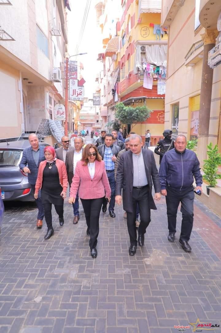 محافظ دمياط ورئيس صندوق التنمية الحضرية يتابعان آخر التطورات بمشروع تطوير المناطق الغير مخططة 2 محافظ دمياط ورئيس صندوق التنمية الحضرية يتابعان آخر التطورات بمشروع تطوير المناطق الغير مخططة