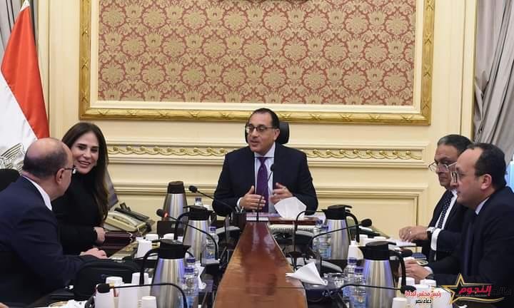 مدبولي يلتقي رئيس مجلس إدارة الجهاز الوطني للإدارة والاستثمار