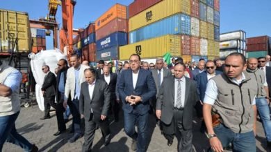 رئيس الوزراء يتابع إجراءات الإفراج الجمركي عن السلع والبضائع بميناء الإسكندرية 