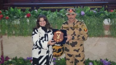 القوات المسلحة تنظم زيارة لوفد من شباب مصر الدارسين بالخارج لقيادة قوات الصاعقة 