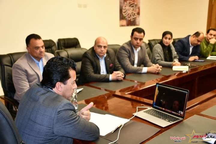 صبحي يجتمع مع عدد من قيادات الوزارة لمتابعة آليات تنفيذ تكليفات الرئيس باحتفالية "قادرون باختلاف"