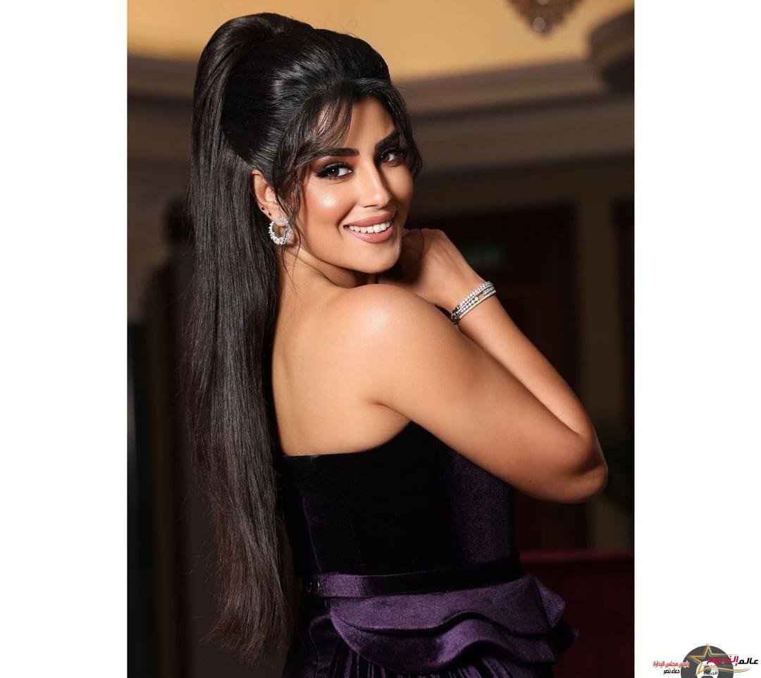 ايتن عامر تشارك جمهورها بـ فستان جذاب