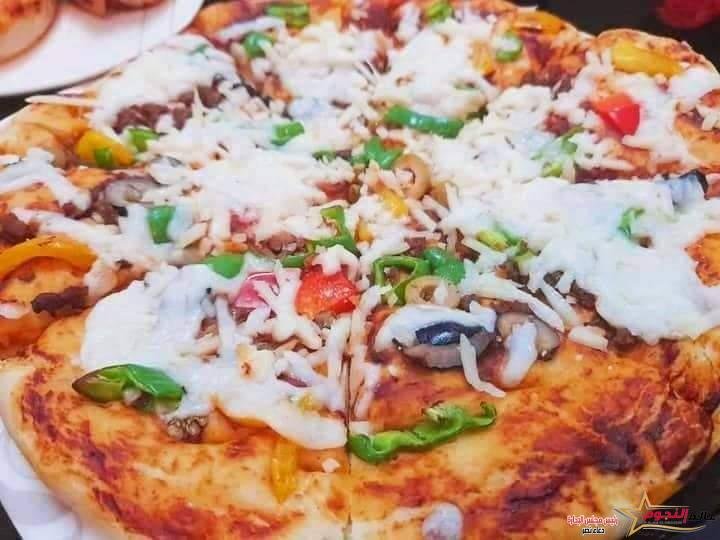 البيتزا ... مقدمة من الشيف: سحر محمود 2 البيتزا ... مقدمة من الشيف: سحر محمود