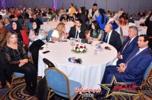 تكريم ضيوف حفل جريدة عالم النجوم من الاعلاميين والصحفيين وكبار الشخصيات  