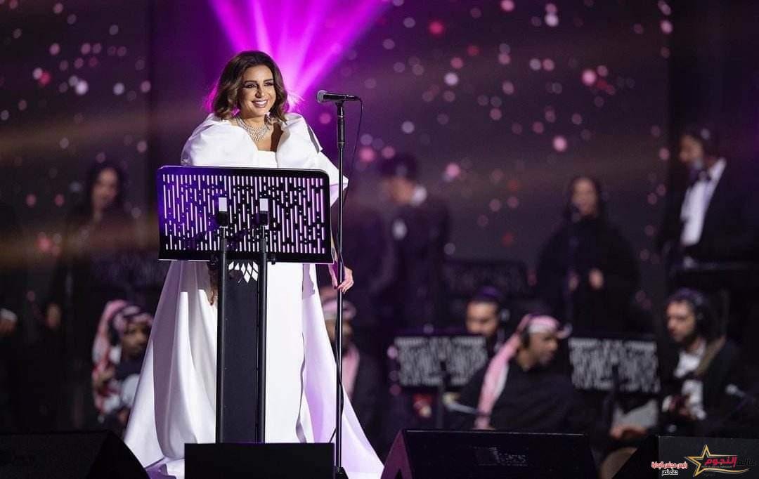 أول مواجهة بين أنغام والجمهور بعد أزمتها الصحية 1 أول مواجهة بين أنغام والجمهور بعد أزمتها الصحية