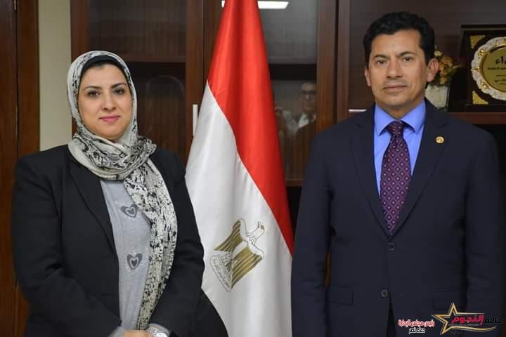 وزير الشباب والرياضة يكرم الإدارة العامة للمراجعة الداخلية والحوكمة بالوزارة 2 وزير الشباب والرياضة يكرم الإدارة العامة للمراجعة الداخلية والحوكمة بالوزارة