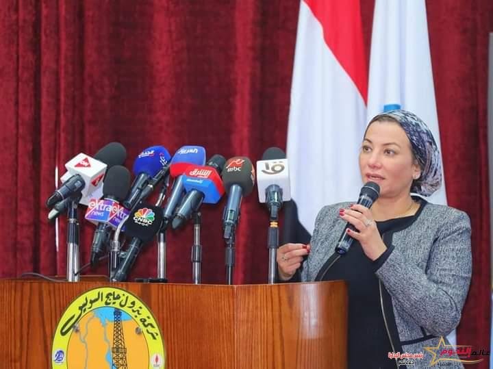وزيرا البيئة والبترول بجولة تفقدية لمشروعات الاصحاح البيئى بشركات البترول بخليج السويس 2 وزيرا البيئة والبترول بجولة تفقدية لمشروعات الاصحاح البيئى بشركات البترول بخليج السويس