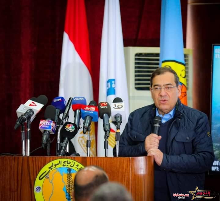 وزيرا البيئة والبترول بجولة تفقدية لمشروعات الاصحاح البيئى بشركات البترول بخليج السويس 3 وزيرا البيئة والبترول بجولة تفقدية لمشروعات الاصحاح البيئى بشركات البترول بخليج السويس