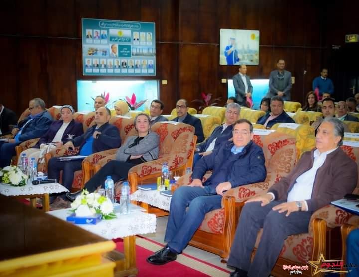 وزيرا البيئة والبترول بجولة تفقدية لمشروعات الاصحاح البيئى بشركات البترول بخليج السويس 4 وزيرا البيئة والبترول بجولة تفقدية لمشروعات الاصحاح البيئى بشركات البترول بخليج السويس