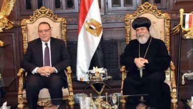 محافظ الشرقية يُهنئ الأنبا تيموثاوس أسقف الزقازيق  بعيد الميلاد المجيد