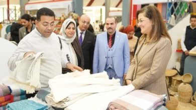 وزيرة التخطيط والتنمية الاقتصادية تشارك في افتتاح المعرض العربي للأسر المنتجة "بيت العرب"