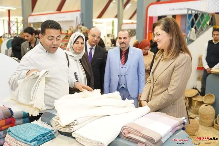 وزيرة التخطيط والتنمية الاقتصادية تشارك في افتتاح المعرض العربي للأسر المنتجة "بيت العرب"