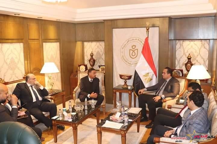 رئيس هيئة الرعاية الصحية يستقبل الرئيس التنفيذي لمجموعة ألاميدا للرعاية الصحية 2 رئيس هيئة الرعاية الصحية يستقبل الرئيس التنفيذي لمجموعة ألاميدا للرعاية الصحية