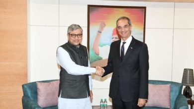 طلعت يبحث مع الوزير الفيدرالى للاتصالات والإلكترونيات وتكنولوجيا المعلومات الهندي