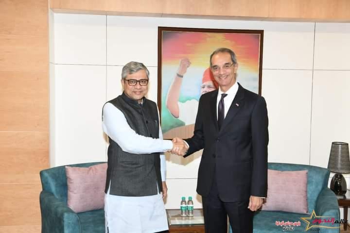 طلعت يبحث مع الوزير الفيدرالى للاتصالات والإلكترونيات وتكنولوجيا المعلومات الهندي