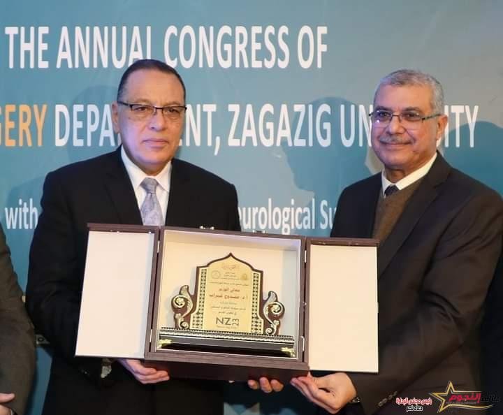 غراب يُشارك في فاعليات المؤتمر السنوى لقسم جراحة المخ والأعصاب بمبنى الجراحة بجامعة الزقازيق