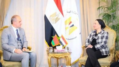 فؤاد تناقش مع سفير بيلاروسيا تعزيز التعاون الثنائي في مجال الاستثمار البيئي 