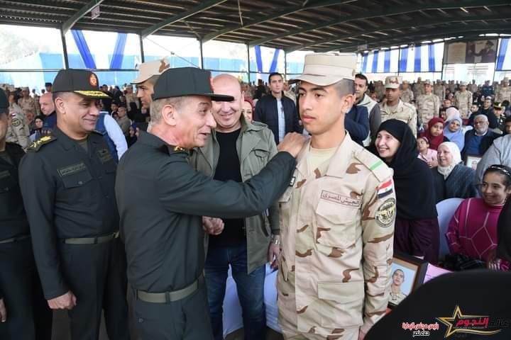 زكي يتفقد الكلية الحربية ويلتقي الطلبة المستجدين وأسرهم 2 زكي يتفقد الكلية الحربية ويلتقي الطلبة المستجدين وأسرهم