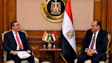 سمير يبحث مع السفير الهندي بالقاهرة سبل تعزيز أوجه التعاون الاقتصادي بين البلدين