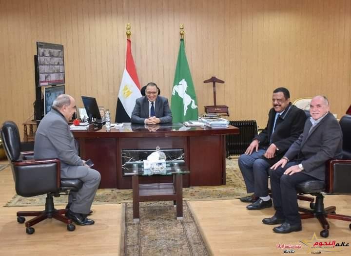 محافظ الشرقية يستقبل رئيس مركز ومدينة الزقازيق الجديد 2 محافظ الشرقية يستقبل رئيس مركز ومدينة الزقازيق الجديد بمكتبه بالديوان العام