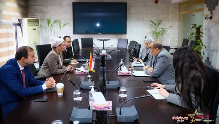 وزيرة البيئة تلتقى رائد المناخ لمؤتمر المناخ COP27 2 وزيرة البيئة تلتقى رائد المناخ لمؤتمر المناخ COP27