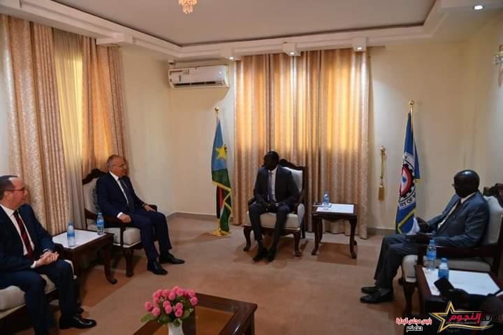  سويلم يبحث مع وزيرى الري والاستثمار بجنوب السودان سبل تعزيز التعاون المشترك فى كافة المجالات