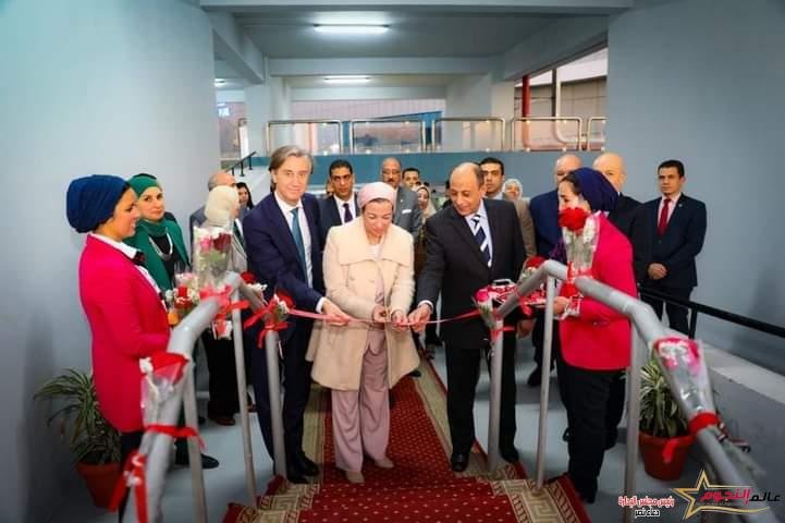 وزيرا الطيران والبيئة يفتتحان محطة جديدة للطاقة الشمسية بمطار القاهرة 2 وزيرا الطيران والبيئة يفتتحان محطة جديدة للطاقة الشمسية بمطار القاهرة