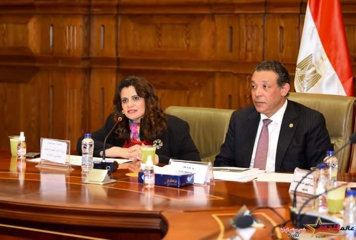 وزيرة الهجرة تشارك في اجتماع لجنة الشئون الخارجية والعربية والإفريقية بمجلس الشيوخ 1 وزيرة الهجرة تشارك في اجتماع لجنة الشئون الخارجية والعربية والإفريقية بمجلس الشيوخ