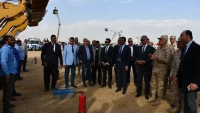 محافظ الفيوم وقائد قوات الدفاع الشعبي يتفقدان معسكر الإيواء