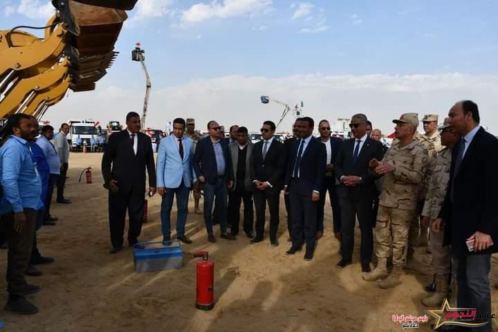 محافظ الفيوم وقائد قوات الدفاع الشعبي يتفقدان معسكر الإيواء