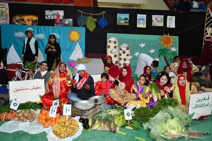 محافظ الفيوم وقائد قوات الدفاع الشعبي يتفقدان معسكر الإيواء