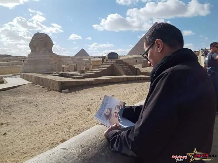 الكاتب والصحفي الفرنسي رولان لومبارتي يزور منطقة أهرامات الجيزة 2 الكاتب والصحفي الفرنسي رولان لومبارتي يزور منطقة أهرامات الجيزة