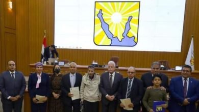 محافظ جنوب سيناء يكرم عددا من الرموز القياديه المتقاعدة للمحافظة