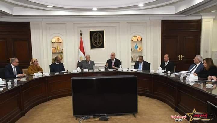 وزير الإسكان ومحافظ جنوب سيناء يتابعان المشروعات المشتركة فى مجالات الإسكان ومياه الشرب والصرف الصحى والمشروعات التنموية المتنوعة