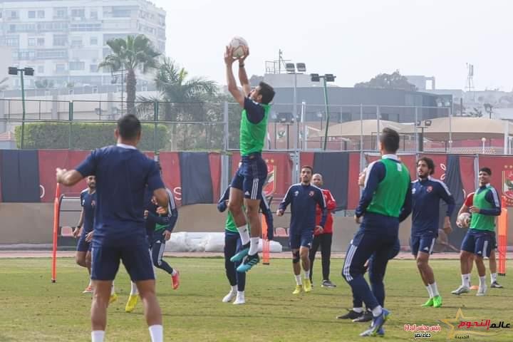 الأهلي ينهي تدريباته استعدادًا لمواجهة المصري غدًا 
