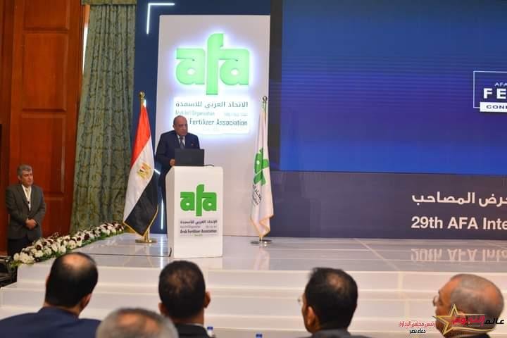 وزير قطاع الأعمال العام في افتتاح المؤتمر الدولي للأسمدة