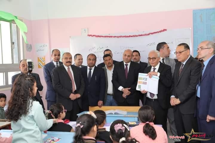 وزير التربية التعليم ومحافظ الشرقية يتفقدان أكاديمية السويدي الفنية للتعليم الفني المتميز 2 وزير التربية التعليم ومحافظ الشرقية يتفقدان أكاديمية السويدي الفنية للتعليم الفني المتميز