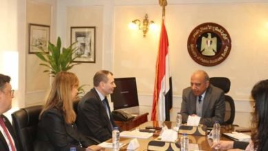 عصمت يستقبل وفد البنك الأوروبي لإعادة الإعمار والتنمية لبحث فرص التعاون