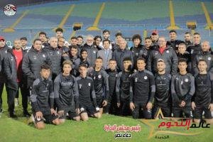 وزير الرياضة و الدرندلي في تدريب المنتخب الأوليمبي استعدادًا للجابون 