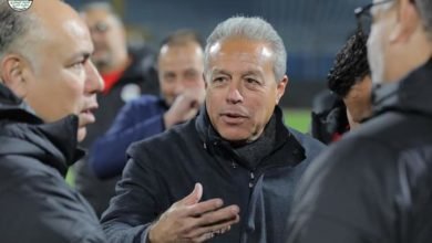 وزير الرياضة و الدرندلي في تدريب المنتخب الأوليمبي استعدادًا للجابون 