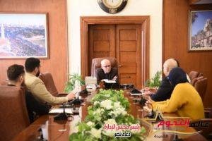 محافظ بورسعيد يلتقي ممثلي شركة" ايزي كاش" لبحث سبل التعاون